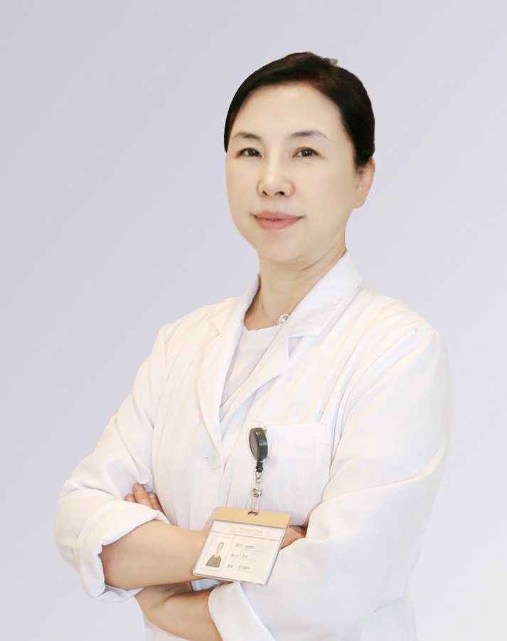Dr. Wang Hong, Internal Medicine Chief Physician at Panda Hospital Guangzhou